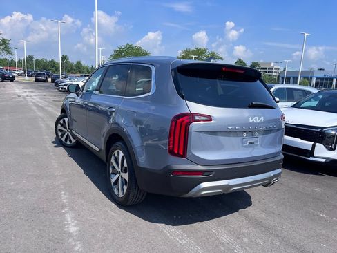 Certified 2022 Kia Telluride EX w/ EX Premium Package FWD image 6