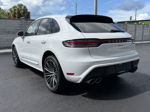 Certified 2024 Porsche Macan AWD/4WD image 3