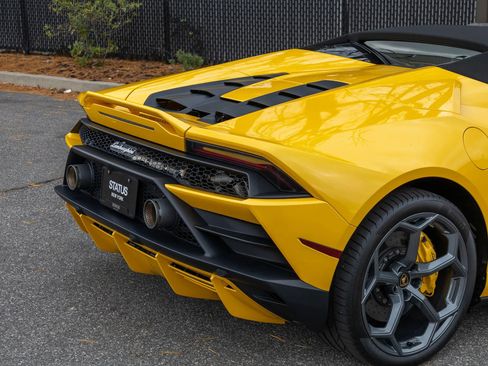 Used 2024 Lamborghini Huracan EVO image 41