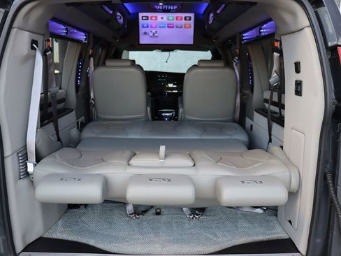 Used 2014 GMC Savana 1500 image 37