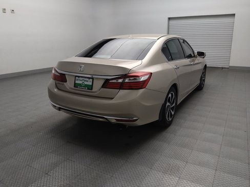 Used 2017 Honda Accord EX image 9