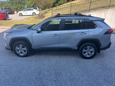 Used 2025 Toyota RAV4 XLE image 7