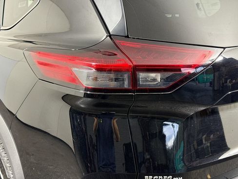 Used 2023 Nissan Rogue SV image 36