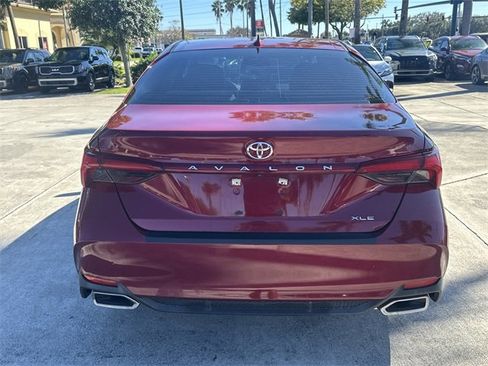 Used 2019 Toyota Avalon XLE image 13