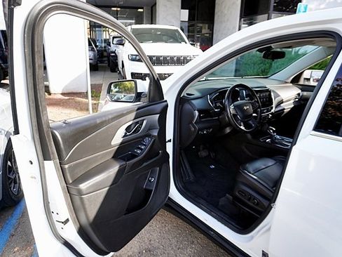 Used 2021 Chevrolet Traverse LT image 33