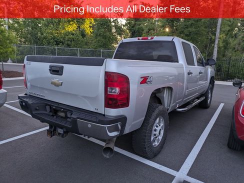 Used 2011 Chevrolet Silverado 2500 LT w/ Interior Plus Package AWD/4WD image 7