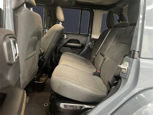 Used 2024 Jeep Wrangler Unlimited Sahara image 13