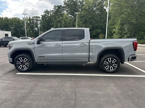 Used 2025 GMC Sierra 1500 AT4 w/ AT4 Premium Package AWD/4WD image 5