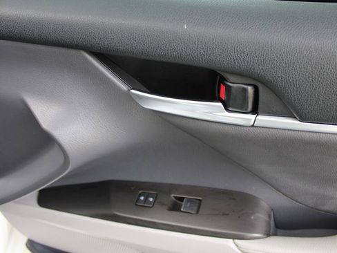 Used 2021 Toyota Camry XSE FWD image 46