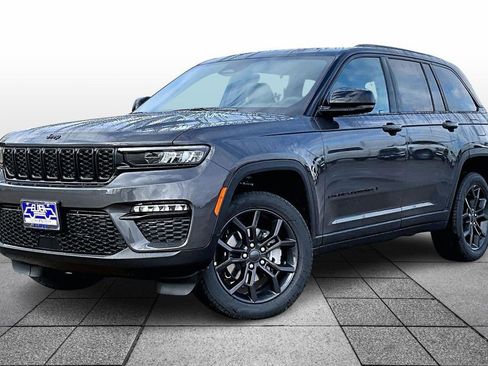 New 2025 Jeep Grand Cherokee Limited w/ Trailer Tow Package AWD/4WD image 2