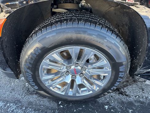 Used 2023 GMC Yukon Denali image 10