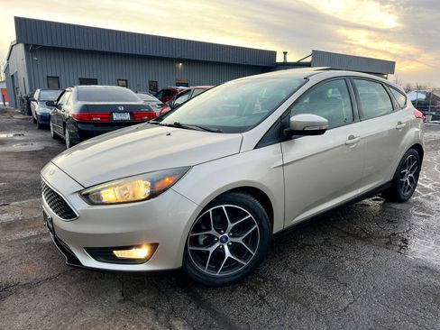 Used 2017 Ford Focus SEL w/ Cold Weather Package image 3