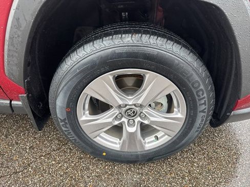 Used 2023 Toyota RAV4 XLE image 31