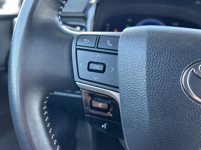 Used 2025 Toyota Camry SE FWD image 19