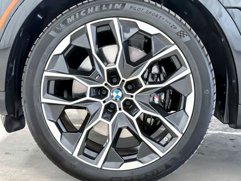 Used 2024 BMW X7 xDrive40i w/ M Sport Package AWD/4WD image 27