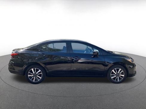 Used 2025 Nissan Versa SV image 8