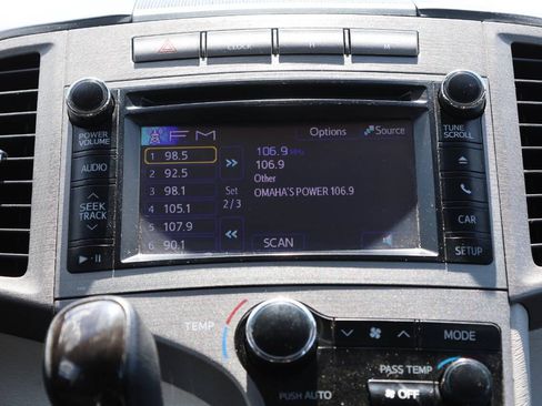 Used 2013 Toyota Venza LE AWD/4WD image 19