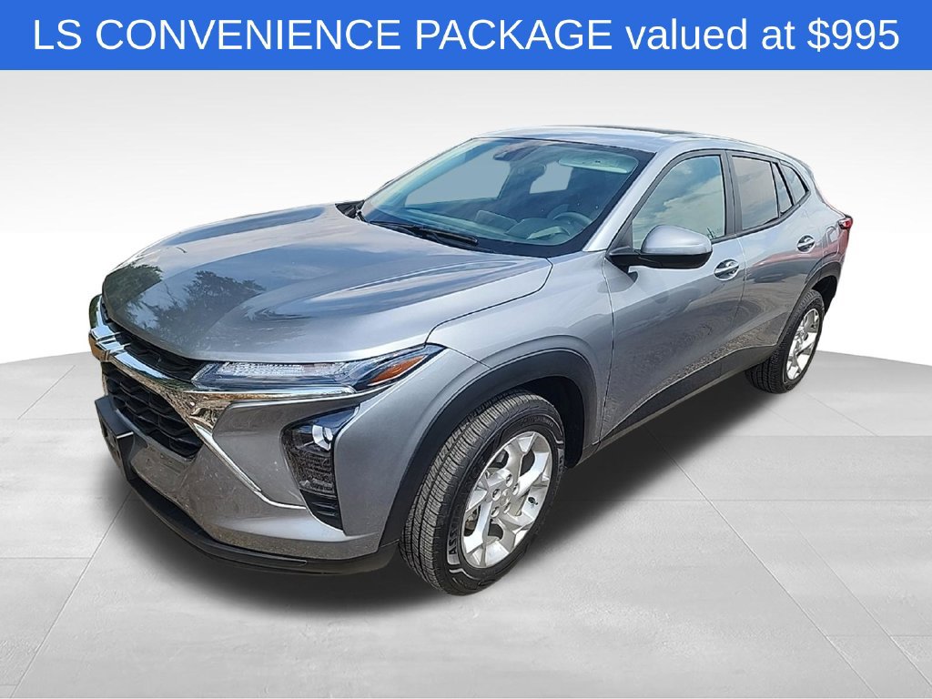 Used 2024 Chevrolet Trax LS w/ LS Convenience Package FWD image 2