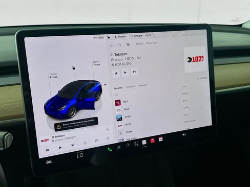 Used 2022 Tesla Model Y Long Range AWD/4WD image 19