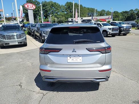 Used 2025 Mitsubishi Outlander AWD image 6