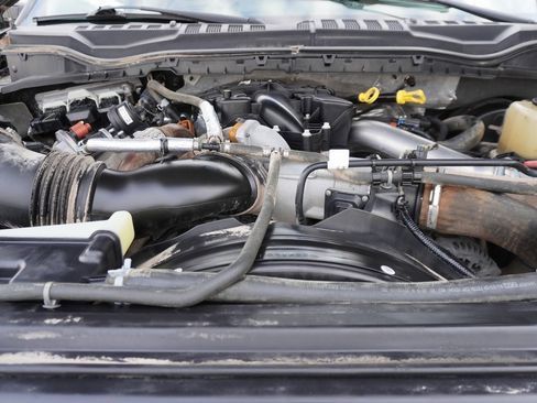 Used 2019 Ford F350 Limited w/ FX4 Off-Road Package image 26