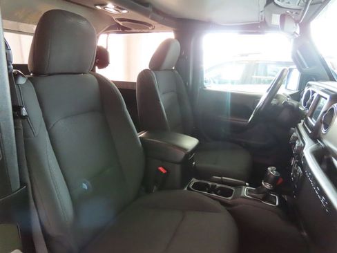 Used 2021 Jeep Wrangler Sport S image 45