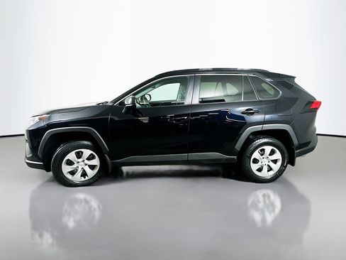 Used 2021 Toyota RAV4 LE image 4