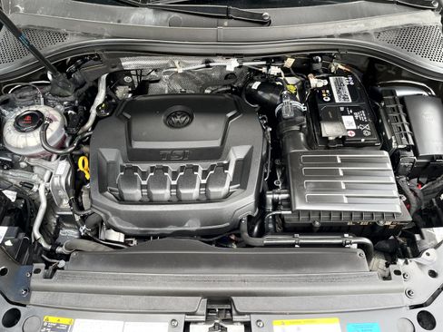 Used 2022 Volkswagen Tiguan SE R-Line AWD/4WD image 7