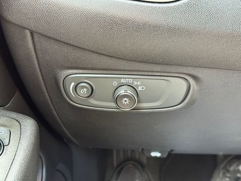 Used 2024 Chevrolet Equinox LT image 30