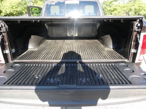 Used 2017 RAM 1500 Laramie w/ Convenience Group AWD/4WD image 35