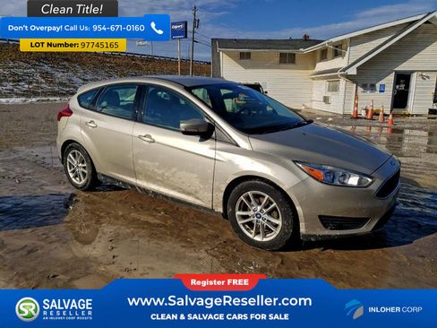 Used 2017 Ford Focus SE image 5