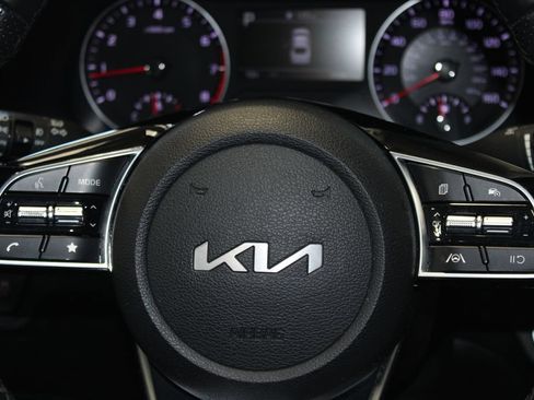 Used 2023 Kia Forte GT-Line FWD image 12