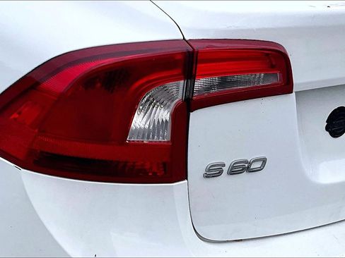 Used 2012 Volvo S60 T5 image 26