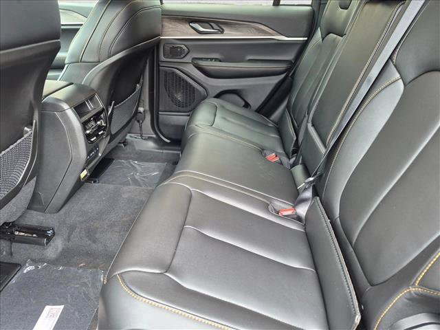 New 2026 Jeep Grand Cherokee Limited AWD/4WD image 14