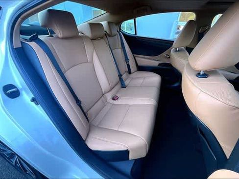 Used 2025 Lexus ES 350 w/ Premium Package FWD image 25
