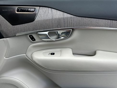 Certified 2023 Volvo XC90 T8 Ultimate image 22