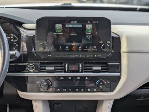 Used 2022 Nissan Pathfinder SL w/ Lighting Package (N92) image 28