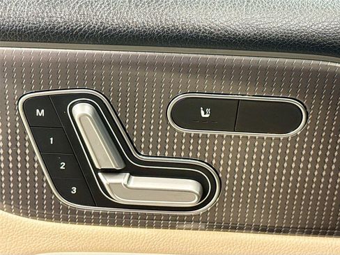 Used 2022 Mercedes-Benz GLB 250 image 19