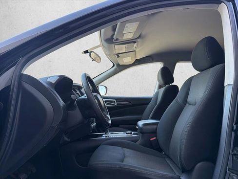 Used 2020 Nissan Pathfinder S image 11