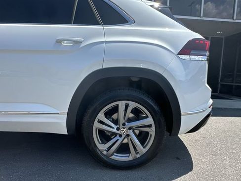 Used 2024 Volkswagen Atlas Cross Sport SEL R-Line AWD/4WD image 10