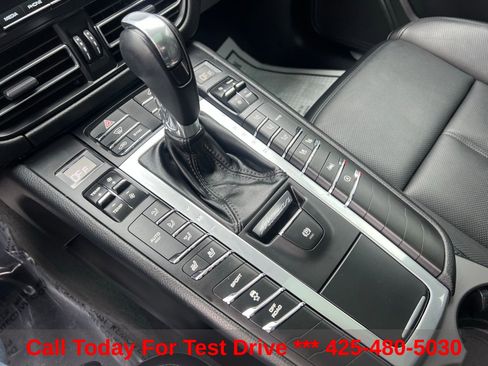 Used 2021 Porsche Macan S AWD/4WD image 34