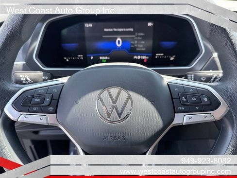 Used 2022 Volkswagen Tiguan S image 13