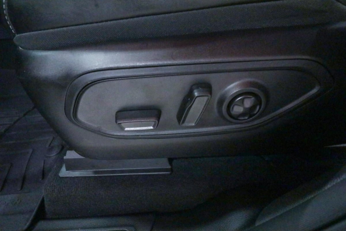 Used 2026 Jeep Grand Cherokee Limited AWD/4WD image 15