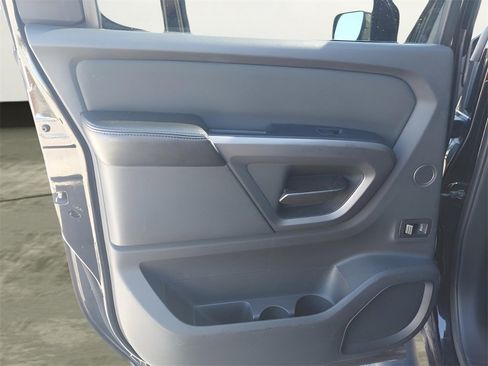 Used 2015 Nissan Titan SV w/ SV Value Truck Package image 20