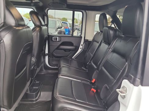 Used 2023 Jeep Wrangler Sahara w/ Cold Weather Group image 10