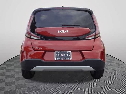 Used 2024 Kia Soul LX w/ Option Group 015 FWD image 3