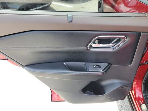 Certified 2021 Nissan Rogue Platinum FWD image 12