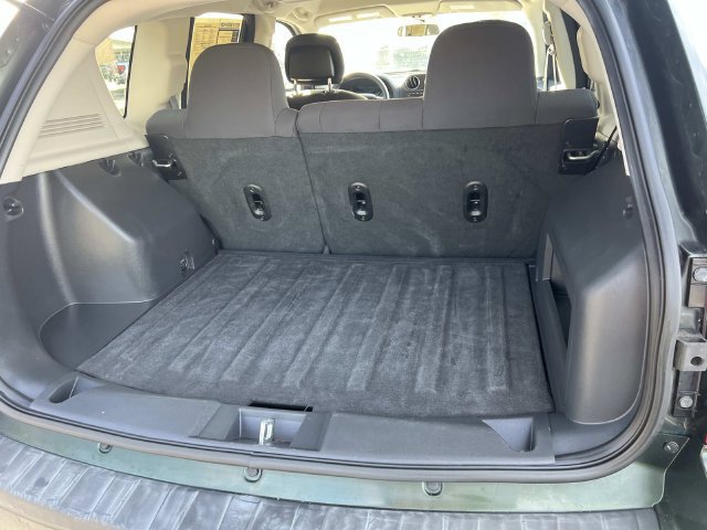 Used 2010 Jeep Compass Sport FWD image 12
