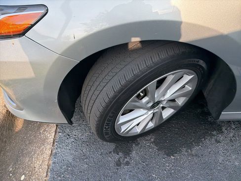 Used 2022 Toyota Camry LE FWD image 2