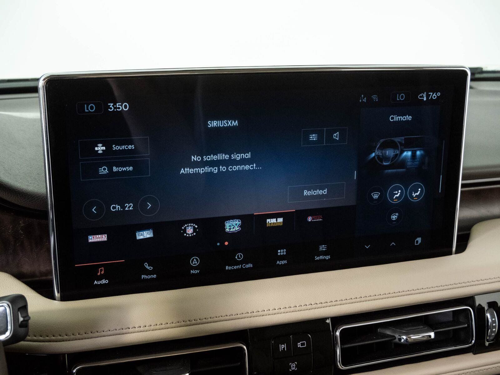 Used 2022 Lincoln Nautilus Reserve AWD/4WD image 13
